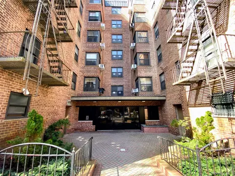 32-45 90th St #607, East Elmhurst, NY 11369