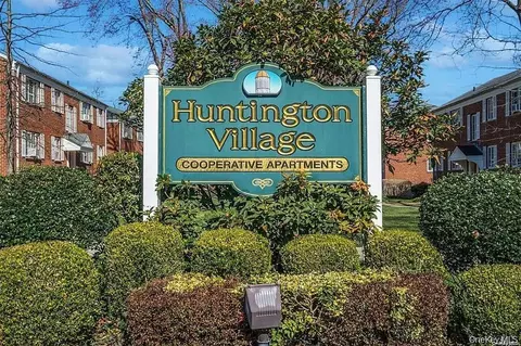 441 W Main St #3B, Huntington, NY 11743