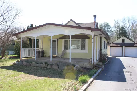 66 Colonial St, East Northport, NY 11731