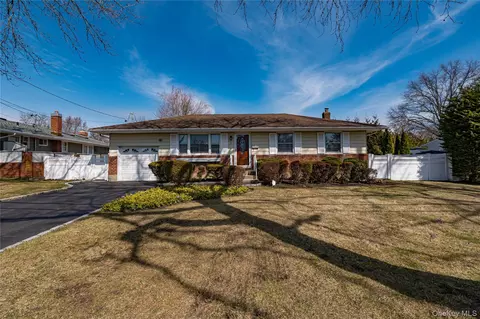 23 Olga Ln, Commack, NY 11725