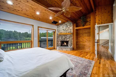 Bedroom - 399 Gregory Rd, Thompson, NY 12701 photo 4 of 5