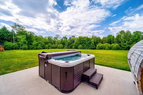 Exterior - 399 Gregory Rd, Thompson, NY 12701 photo 4 of 11