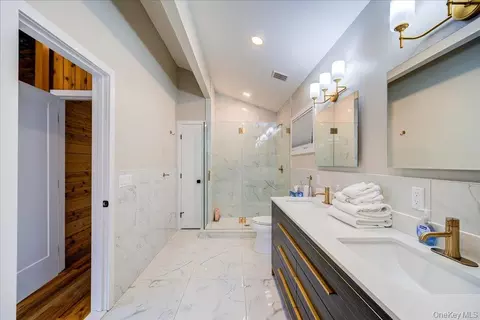 Bath - 399 Gregory Rd, Thompson, NY 12701 photo 4 of 5