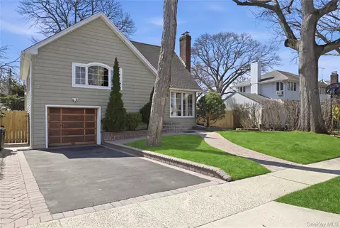 5 Hawthorne Ave, Merrick, NY 11566