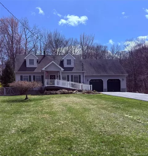 248 Huckleberry Tpke, Wallkill, NY 12589