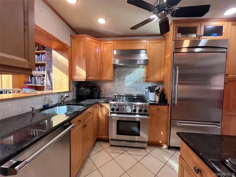2561 Eastchester Rd, New York, NY 10469
