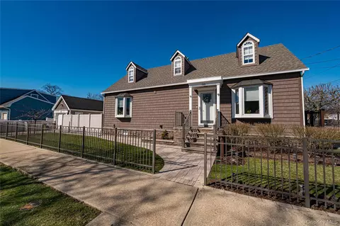 388 Forest Ave, Massapequa, NY 11758
