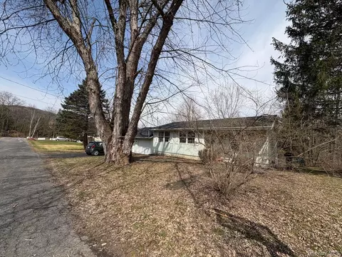 10 Camp Ave, Walton, NY 13856