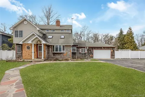 50 Bayview Ave, East Islip, NY 11730