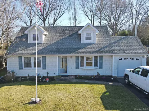 359 Randall Rd, Ridge, NY 11961