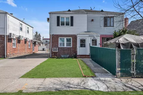 7617 251st St, New York, NY 11426
