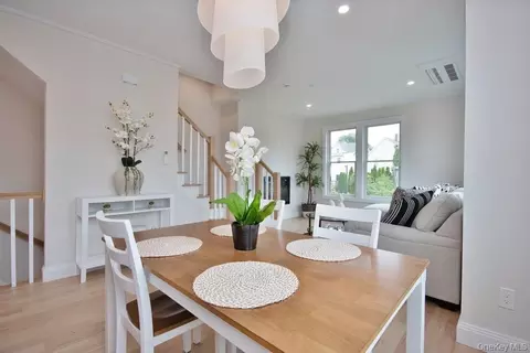 46 Andrews Ln, Mount Pleasant, NY 10591