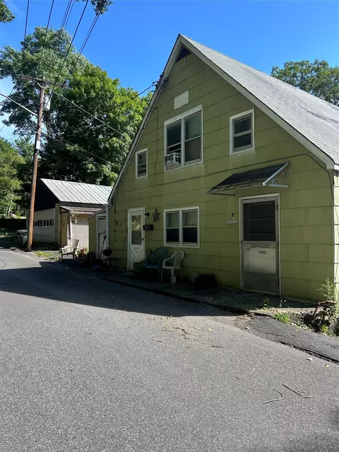 51 Mearns Ave, Highlands, NY 10928