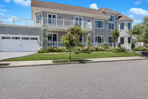 171 Beach 148th St, Neponsit, NY 11694