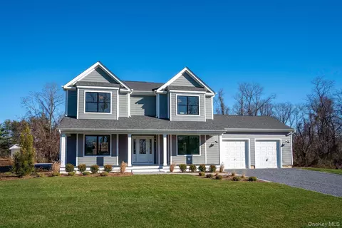 3225 Stanley Rd, Mattituck, NY 11952