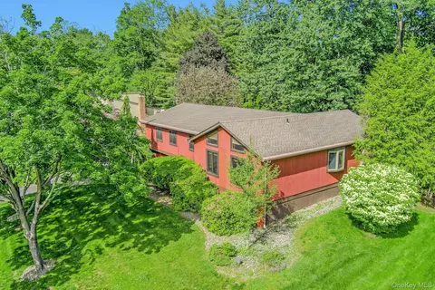 8 Sasson Ter, Clarkstown, NY 10989