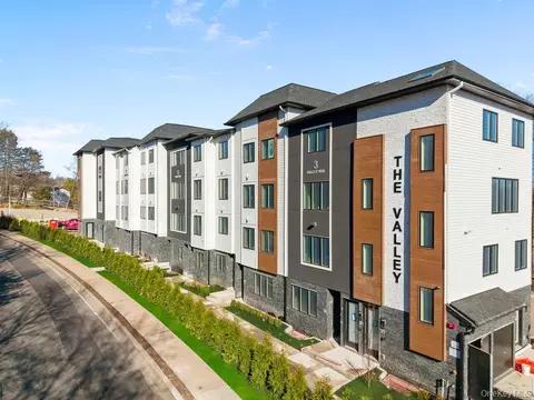 3 Valley Way #320, Ramapo, NY 10977