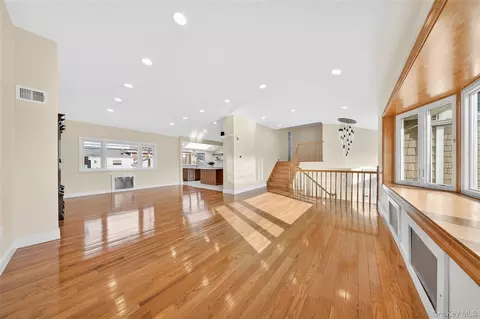Living - 38 S Oaks Blvd, Plainview, NY 11803 photo 7 of 11