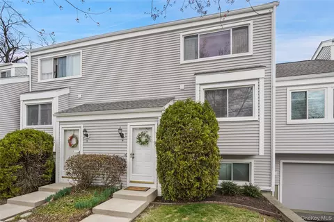 4 Tudor Cir, Yorktown, NY 10598