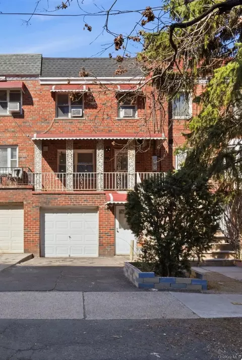 2925 Wallace Ave, New York, NY 10467