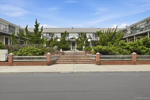 65 W Broadway #8B, Long Beach, NY 11561