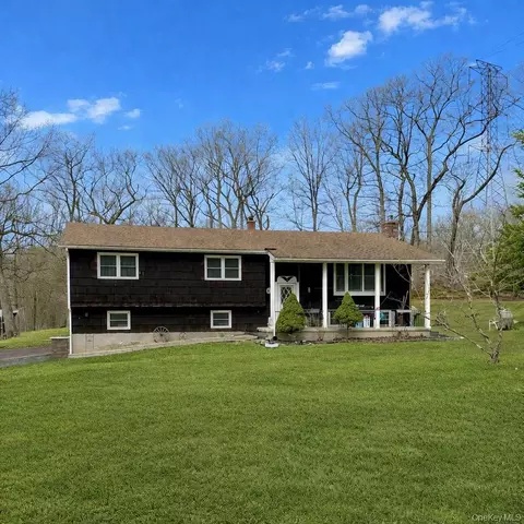 9 Summit Brook Rd, Tuxedo, NY 10987