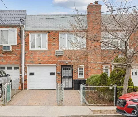6923 66th Dr, New York, NY 11379