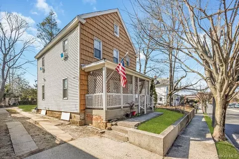 16 Mackey Ave, North Hempstead, NY 11050