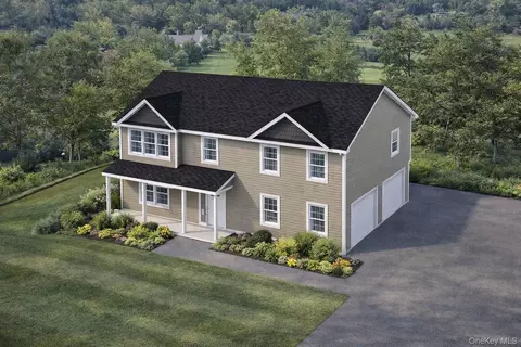 1 Lindenwood Ln, Newburgh Town, NY 12550