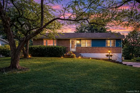 101 Edgehill Dr, Wappinger, NY 12590