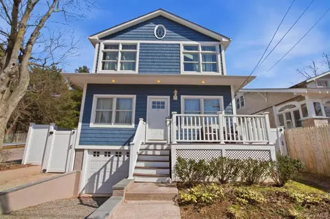 246 Tibbetts Rd, Yonkers, NY 10705