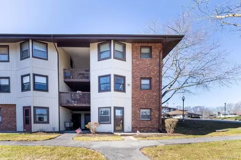 10 Regents Pl #D, Yorktown, NY 10598
