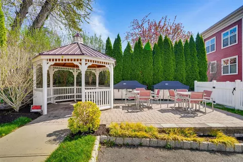 Exterior - 710 Main St, Peekskill, NY 10566 photo 2 of 3