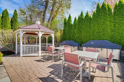 Exterior - 710 Main St, Peekskill, NY 10566 photo 1 of 3
