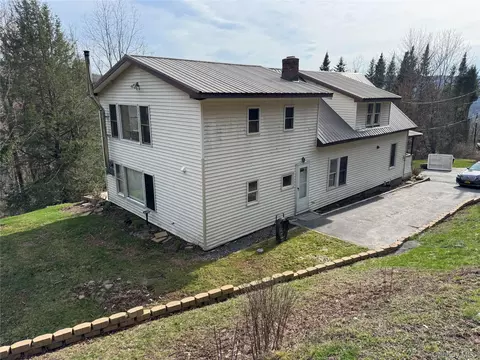 96 White Roe Lake Rd, Rockland, NY 12758