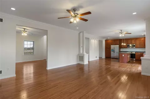 Living - 9 Ralph Brach Dr, Shawangunk, NY 12589 photo 3 of 6
