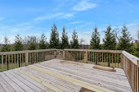 Exterior - 9 Ralph Brach Dr, Shawangunk, NY 12589 photo 3 of 4