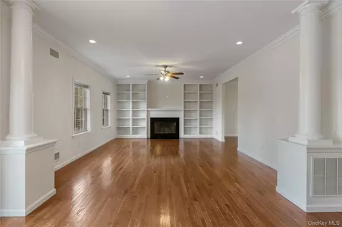 Living - 9 Ralph Brach Dr, Shawangunk, NY 12589 photo 2 of 6