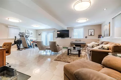 3-25 149th St, New York, NY 11357 photo 25