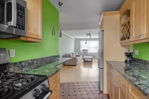 Kitchen - 78-42 Main St #3J, New York, NY 11747 photo 1 of 2