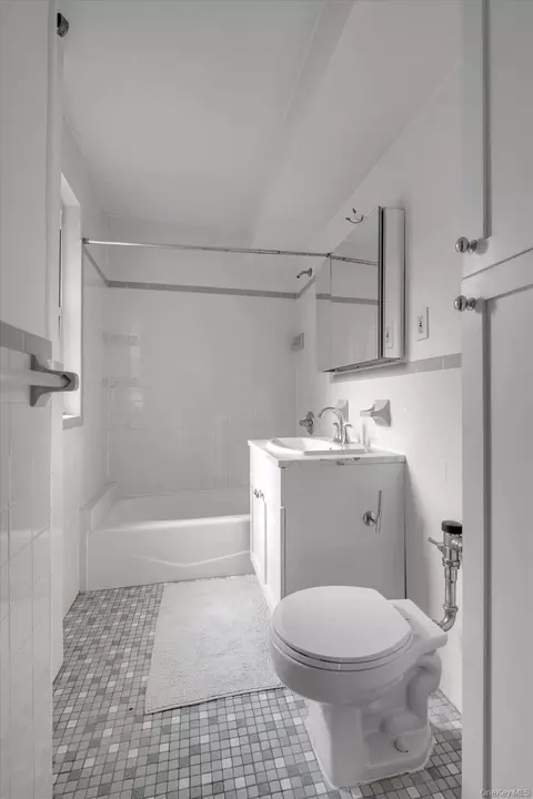 Bath - 78-42 Main St #3J, New York, NY 11747 photo 2 of 2