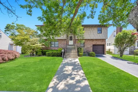 1840 Maurice Ave, East Meadow, NY 11554