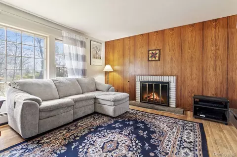 Living - 24 Highview Rd, New Castle, NY 10562 photo 2 of 6