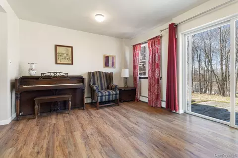 Living - 24 Highview Rd, New Castle, NY 10562 photo 6 of 6