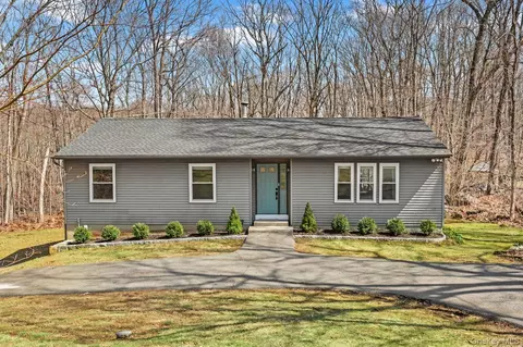 158 Kent Shore Dr, Kent, NY 10512