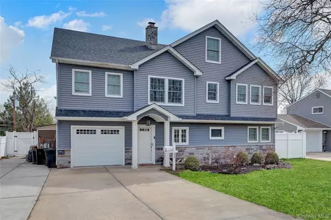 505 Sand Hill Rd, Wantagh, NY 11793