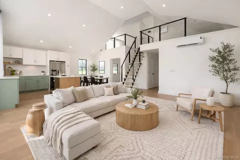 119 Bakertown Rd, Rochester, NY 12404