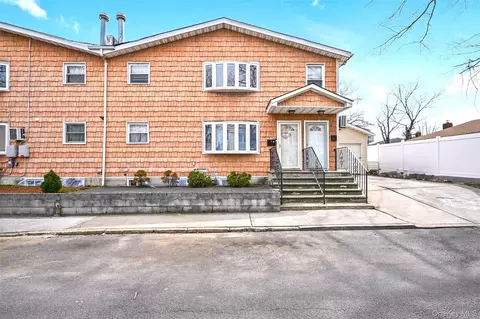 135-07 223rd St, New York, NY 11413