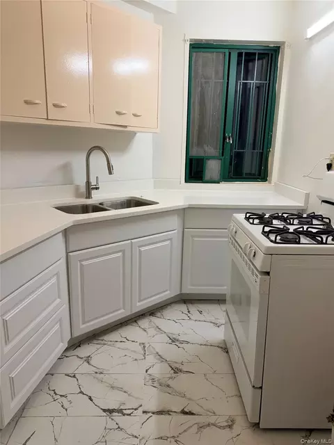 1938 E Tremont Ave #1G, New York, NY 10462