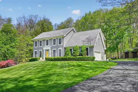 42 Philip Dr, Montgomery, NY 12549